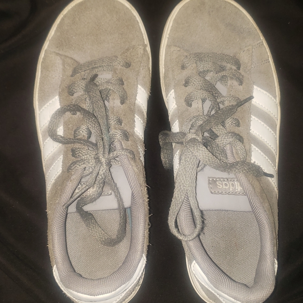 ADIDAS - Picture 2 of 4